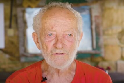 “Biću sam i gledaću u more” Italijanski Robinzon poslije 30 godina ostrvo mijenja malim stanom (VIDEO)