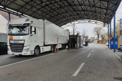 NOVE MJERE UIO BiH Evo koje granične prelaze da koriste kamioni koji samo prolaze kroz Hrvatsku
