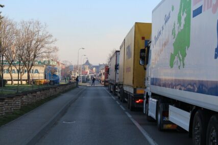 Ubrzati kretanje kamiona kroz Hrvatsku: Privredna komora Srpske PISALA TEGELTIJI