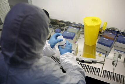 "PROFITIRAJU VELIKE LABORATORIJE" Austrijanci izračunali da ih troškovi testiranja koštaju više od nabavke vakcina