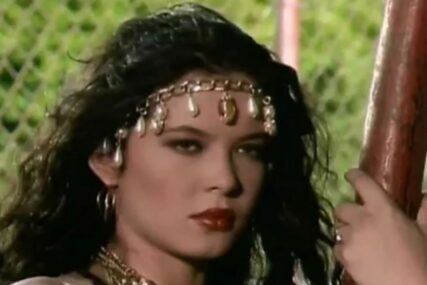 Vrijeme prema njoj bilo blagonaklono: Ovako danas izgleda čuvena glumica koja je u popularnoj seriji igrala ulogu Kasandra (VIDEO)