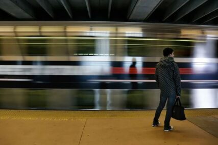 Sudar vozova u metrou: Jedna osoba poginula, više od 50 povrijeđeno