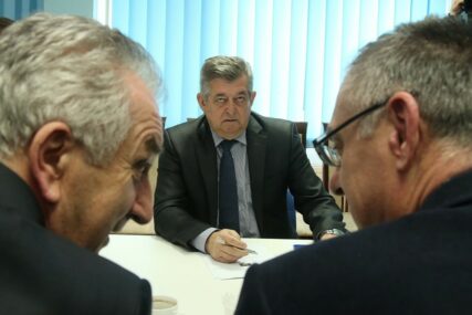 SJEDNICA PREDSJEDNIŠTVA SDS Šarović najavio zaključke o sporazumu Mićića i Dodika (FOTO)
