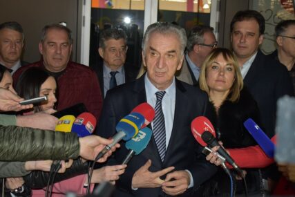 NIŠTA OD KOALICIJE Šarović: Sporazum Mićića s Dodikom ne postoji za SDS