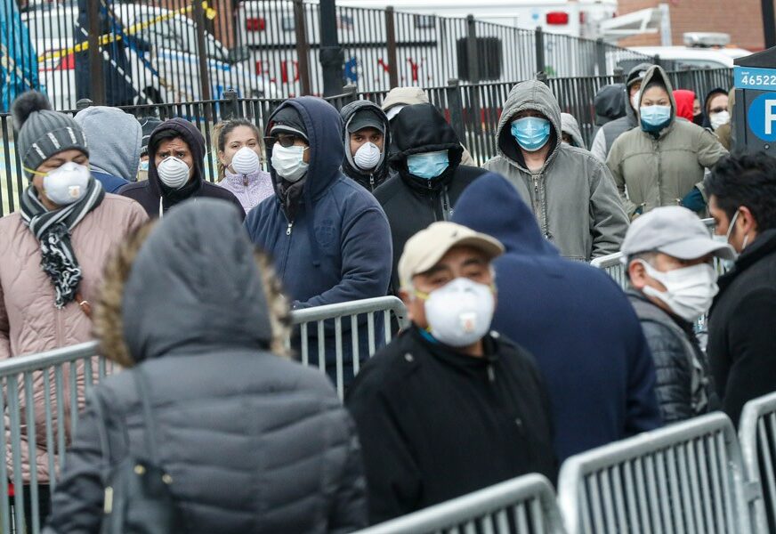 KESE ZA SMEĆE UMJESTO ZAŠTITNE OPREME Medicinari u Njujorku ovako biju bitku sa virusom (FOTO)