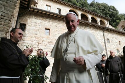 ZBOG PANDEMIJE KORONA VIRUSA Papa počeo obilježavati Veliku sedmicu bez prisustva javnosti
