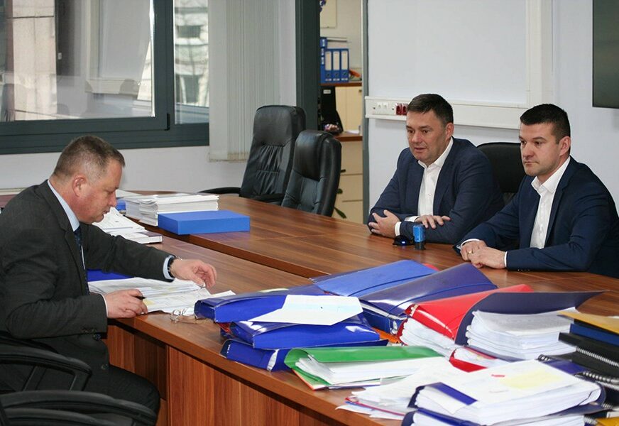 BRATOLJUB SLJEDEĆE GODINE U FUNKCIJI Potpisan ugovor o izgradnji novog graničnog prelaza