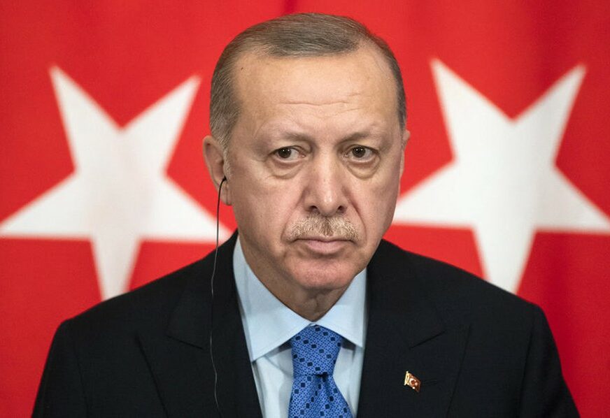 UPRKOS KORONA VIRUSU Erdogan: Turska mora da NASTAVI PROIZVODNJU