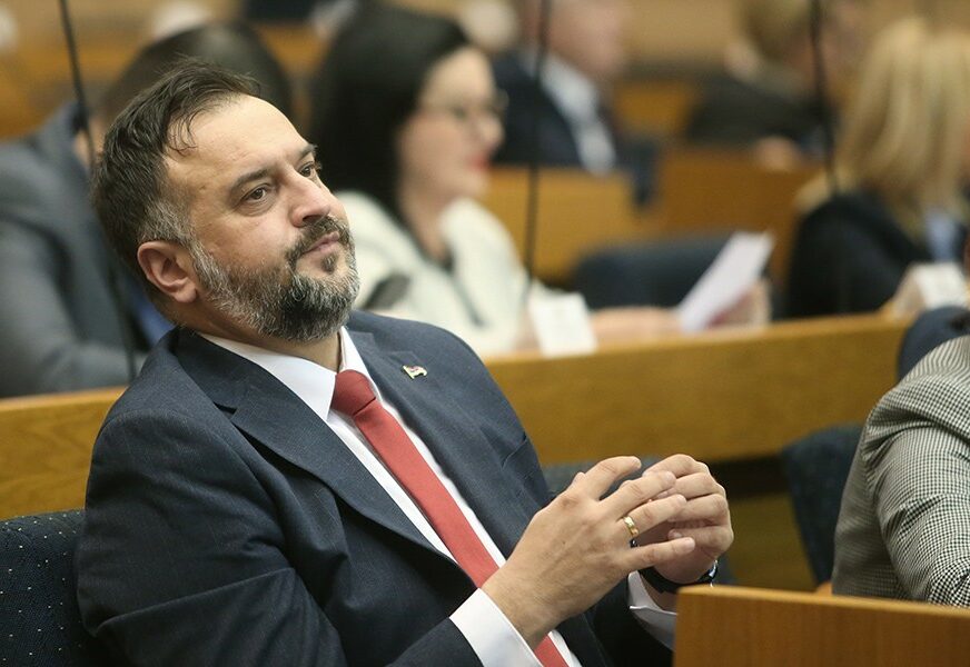 “Pojedinci iz opozicije pričaju neistine” Žunić poručuje da je evidentan rast prosječne plate u Srpskoj