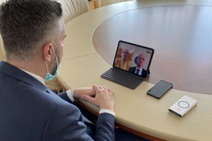 NASTAVA NA DALJINU I ZA STUDENTE Ministar Rajčević sa rektorima konsultacije obavio VIDEO POZIVOM