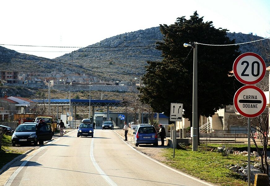 SLIJEDI POJAČANA KONTROLA Otvoreni svi međunarodni granični prelazi BiH sa Srbijom i Hrvatskom