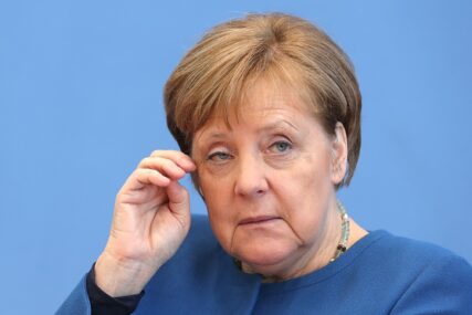 KUPUJE SAPUN I TOALET PAPIR Njemačka kancelarka Angela Merkel snimljena u supermarketu