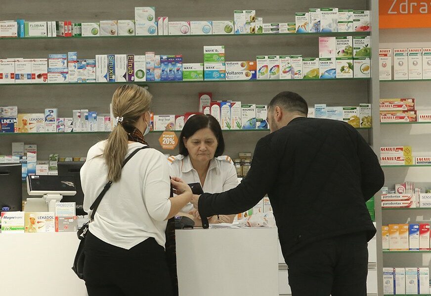 SMIRIVALI STRAH, PRAVILI ZALIHE Tokom marta građani kupili više antidepresiva