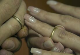 Bizaran brak zbog penzije: Zet OŽENIO TAŠTU, snajka se udala za svekra