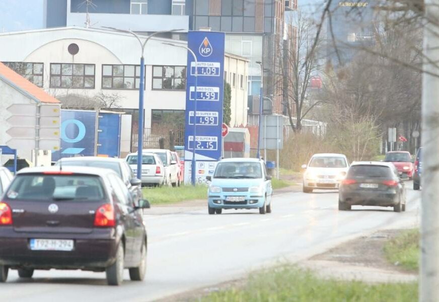 NAFTAŠIMA ODRIJEŠENE RUKE Šta će donijeti ukidanje ograničenja marže na cijenu goriva