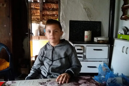 Suze dječaka kojeg je ostavila majka dirnule su srca mnogih: Kako danas živi dječak Dejan Zorić iz sela kod Novog Grada