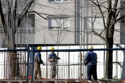 PANDEMIJA STVORILA PROBLEME Tepavčević: Ne dozvoliti umanjenje plata radnicima