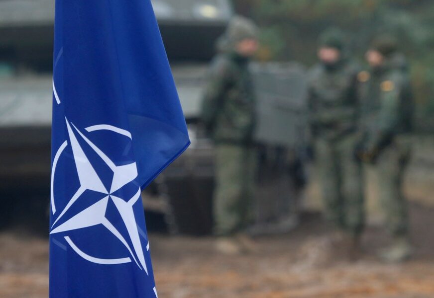 "ISTORIJSKI TRENUTAK" Zastava Sjeverne Makedonije podignuta ispred sjedišta NATO (VIDEO)