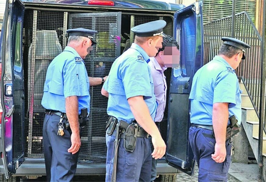 KORONA VIRUS U SRBIJI Zaraženo 17 policajaca, 800 u samoizolaciji