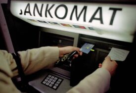Vrijednost jedne transakcije 98 KM: Građani BiH sve više koriste platne kartice (FOTO)