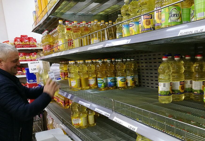 Osnovne životne namirnice postale luksuz: Litar ulja u Sarajevu dostigao cijenu od 4,85 KM (VIDEO)