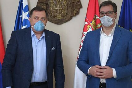 MASKE I SIGURAN RAZMAK Na sastanku Dodika i Vučića poštuju se mjere zbog korona virusa (FOTO)