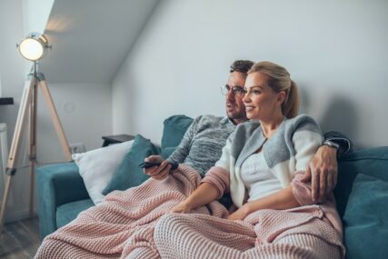 Da vrijeme provedeno u kući prođe BRŽE I ZABAVNIJE: M:tel korisnicima omogućio dodatne TV KANALE I VIDEOTEKE