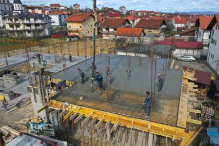 POGODUJU VREMENSKE PRILIKE Ubrzana gradnja višenamjenskog objekta na Petrićevcu
