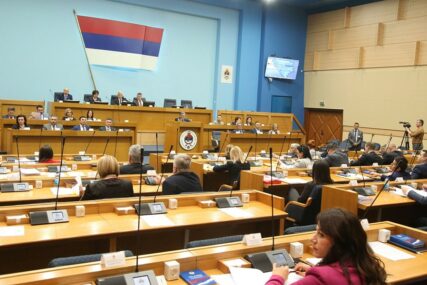 PROGLAŠENJE VANREDNOG STANJA Vlada Srpske uputiće zahtjev u NSRS za posebnu sjednicu