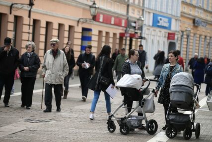 "Isplate redovne i na mjesečnom nivou" Ministarstvo finansija Srpske o naknadama za nezaposlene roditelje sa 4 djece