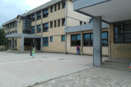 NA RASPOLAGANJU 200.000 EVRA Rekonstrukcija škole u Prijedoru čeka izvođača