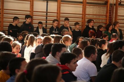 TREBA IMATI I "PLAN B" Predstavljene smjernice za ponovno otvaranje škola u BiH