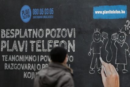 “Plavi telefon” obilježava godinu dana od pokretanja chat savjetovanja: Mladima poručili da su uz podršku problemi manji