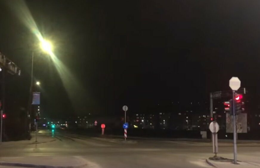 PUSTE I ULICE ISTOČNOG SARAJEVA Stanovnici poštuju policijski čas (VIDEO)