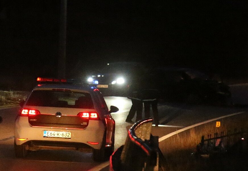 Drama u Čapljini: Muškarac pijan pucao iz puške, pa zapalio komšiji "golf"