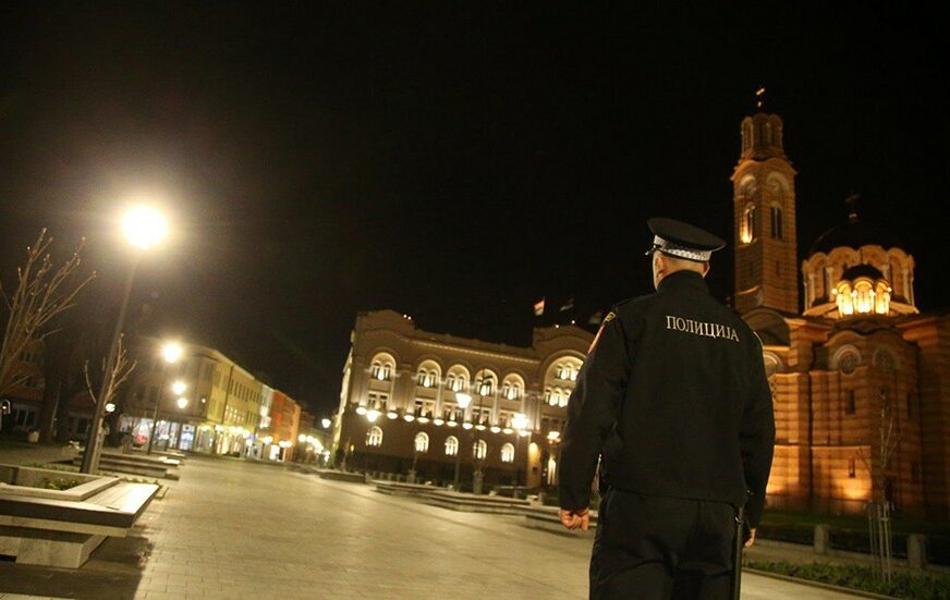NIGDJE ŽIVE DUŠE Banjalučani poštuju POLICIJSKI ČAS, ulice potpuno prazne (FOTO)
