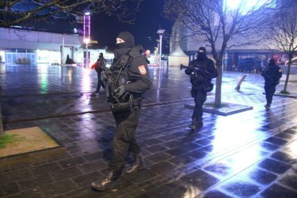 PREKRŠILI POLICIJSKI ČAS Policija sinoć u Srpskoj KAZNILA 56 građana zatečenih na ulici