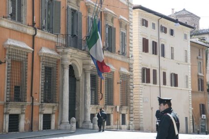 NAKON LJUTE BORBE SA ZARAZOM U Italiji se nastavlja postepeno SMIRIVANJE EPIDEMIJE