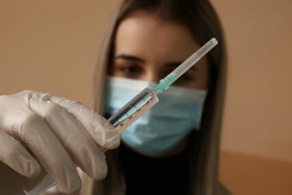 MIŠLJENJE STRUČNJAKA Korona virus bi mogao osvijestiti roditelje o važnosti vakcinacije