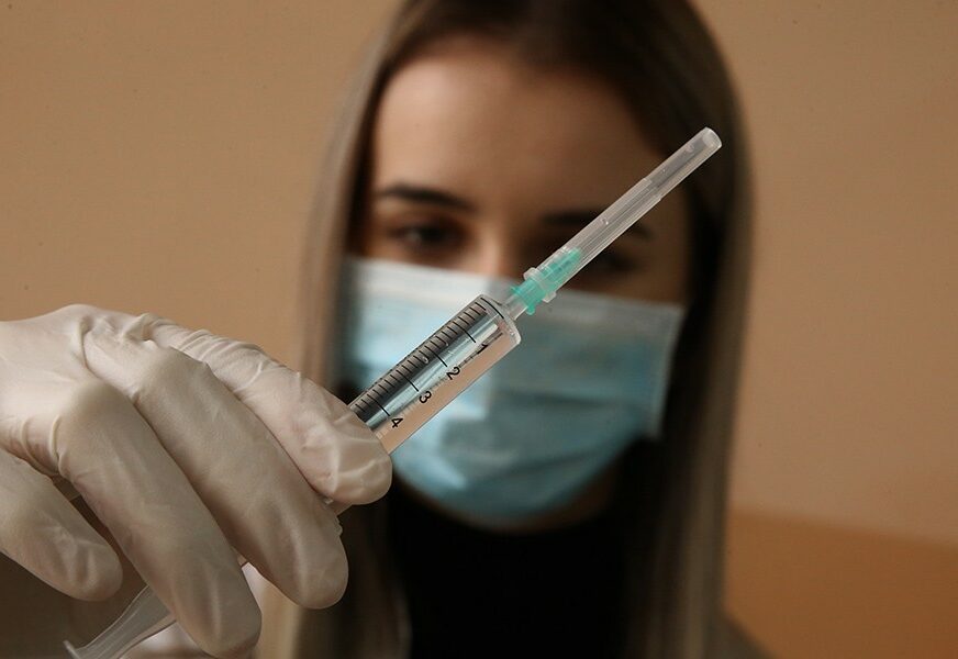 ČAK 130 MILIONA DOZA Kompanija Novartis doniraće lijek protiv korona virusa