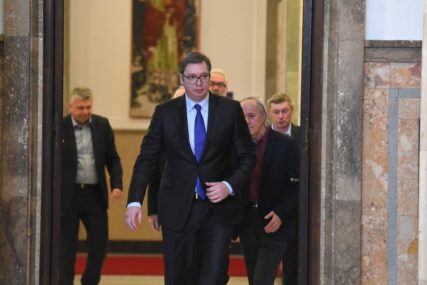UVEDENE MJERE U SRBIJI Vučić: Zabranićemo skupove u zatvorenom, odložite velike svadbe