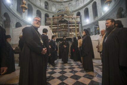 Grčka pravoslavna crkva NE OTKAZUJE službe, a ovako SAVJETUJE VJERNIKE