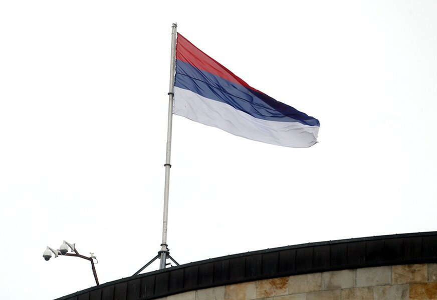 Vijore se srpske zastave: Dan srpskog jedinstva obilježen i u Tesliću (FOTO)