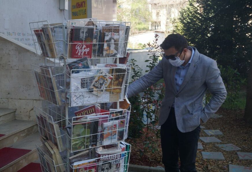 "UZMI KNJIGU, PRAVAC KUĆI!" Narodna i univerzitetska biblioteka RS danas poklanja knjige