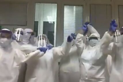 NEMA PREDAJE, NI UMORA Desetoro medicinara zajedno zaplesali nakon smjene od 15 sati (VIDEO)