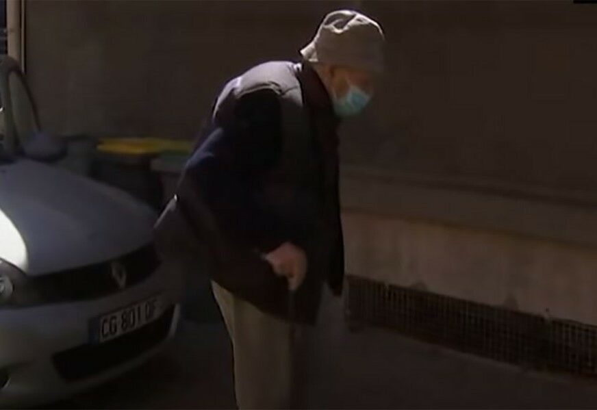 Francuski ljekar IMA 98 GODINA i još uvijek se BRINE ZA PACIJENTE tokom pandemije (VIDEO)