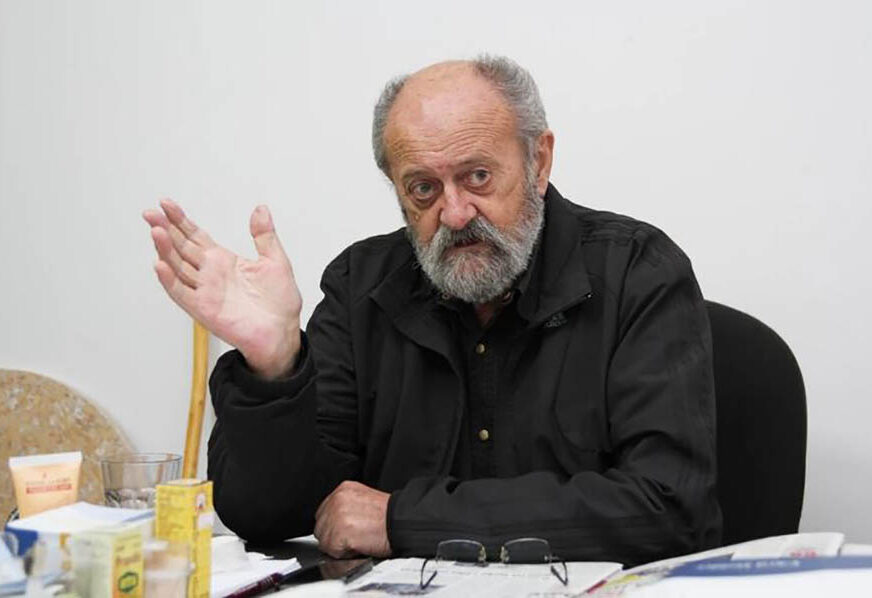 (FOTO) Zbog njenih vrelih slika muškarci uzdišu: Ova prelijepa voditeljka je najmlađa kćerka Vuka Bojovića