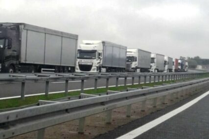 Oglasio se ambasador Srbije u Rumuniji: Svi srpski vozači kamiona izašli iz Ukrajine