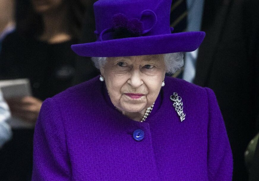 U JEKU PANDEMIJE KORONA VIRUSA Prvi put bez počasne paljbe za rođendan kraljice Elizabete