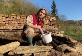 Mjesecima je sa mužem živjela u kontejneru: Naša glumica je prošla kroz pravu agoniju nakon zemljotresa u Hrvatskoj (VIDEO)